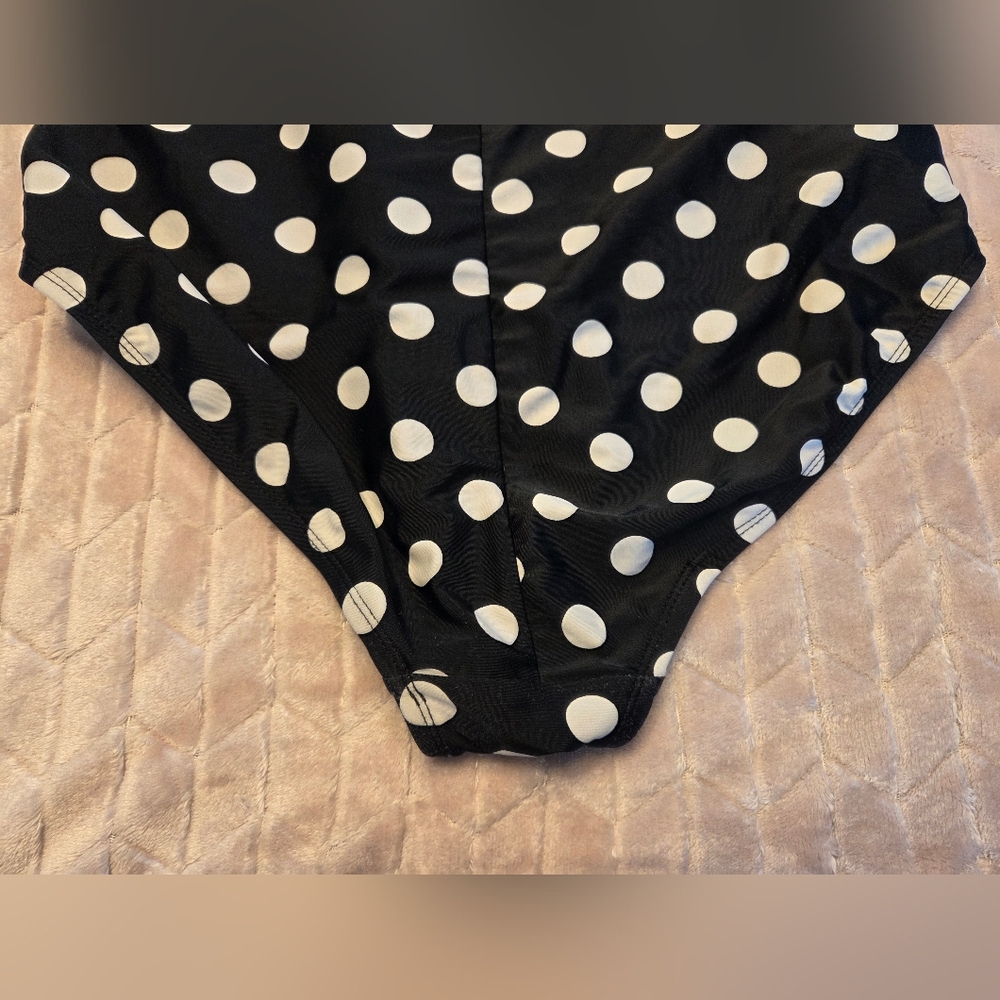 WOMAN'S CATALINA ONE PIECE SWIMSUIT LARGE 12 - 14 BLACK WHITE POLKA DOT - Picture 6 of 8